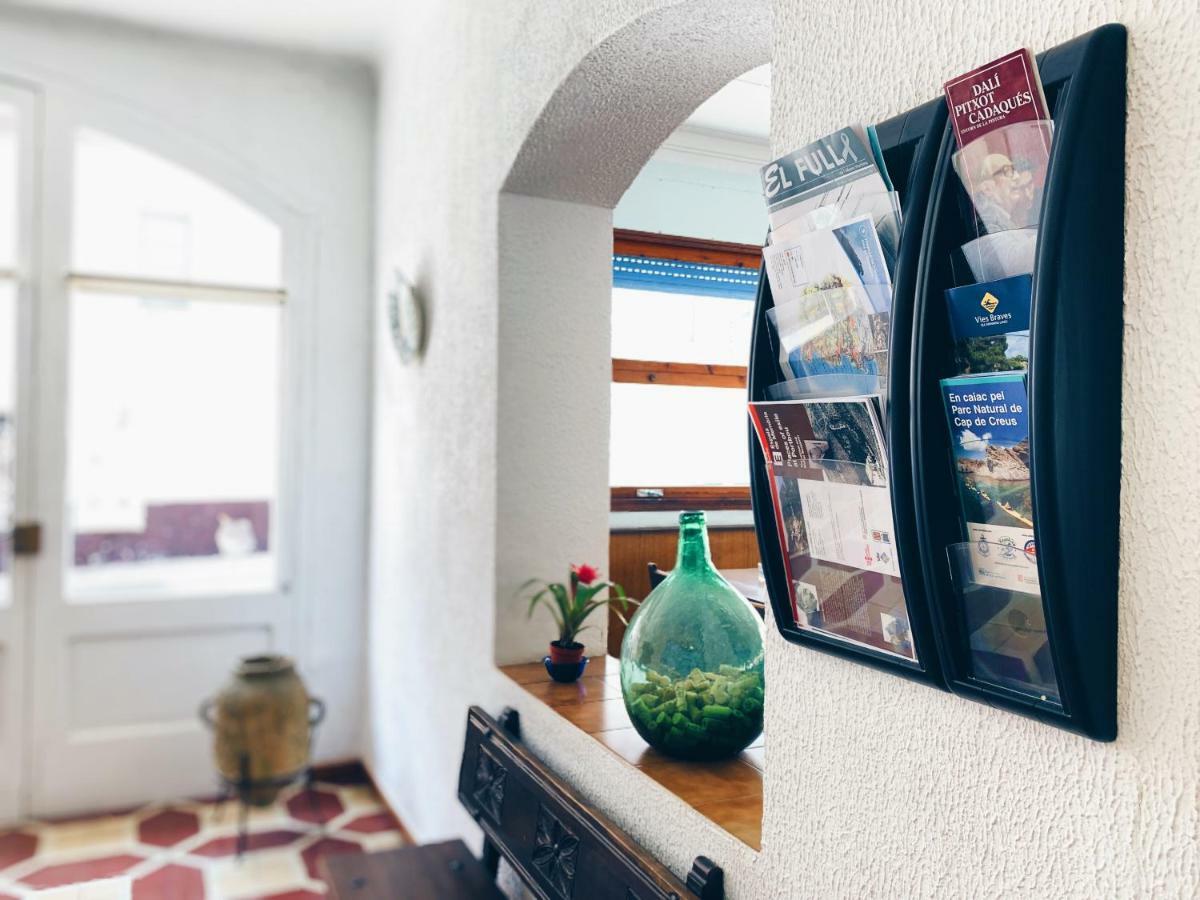 Hostal Portbou Exteriör bild